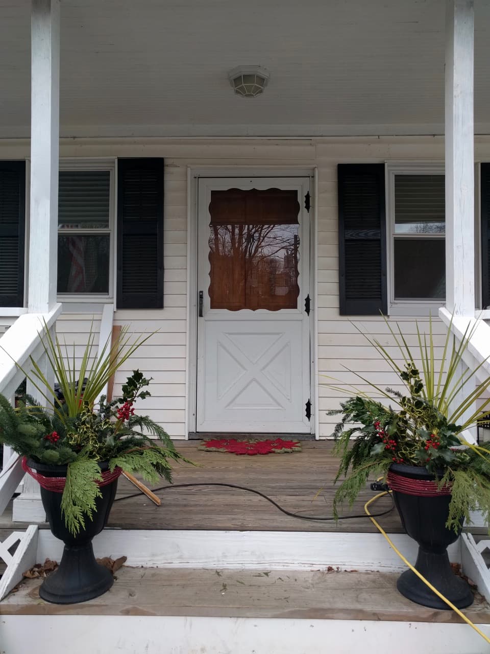 Scalloped Storm Door - Yuck.